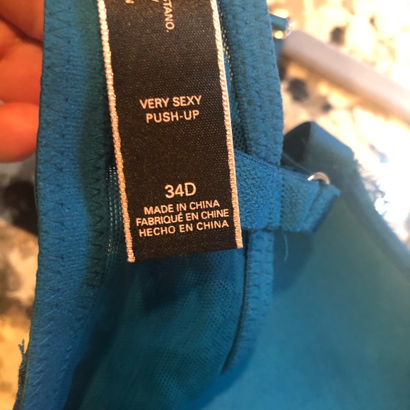 Victoria Secret Very Sexy Push Up Padded Bra - Picture 4 of 9